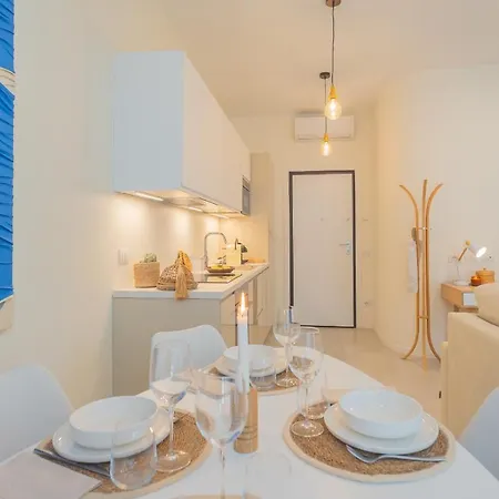 Enchanted - 2 By Rent Apartment *