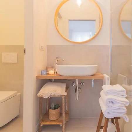 Apartment Enchanted - 2 By Rent